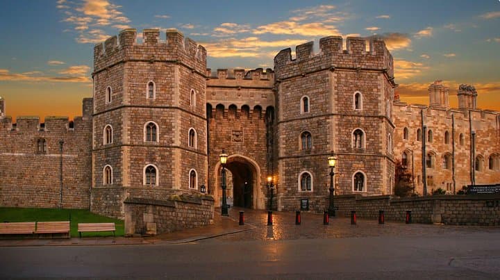 Windsor Castle & Stonehenge: Extended Day Trip from London with Snack Pack photo 4
