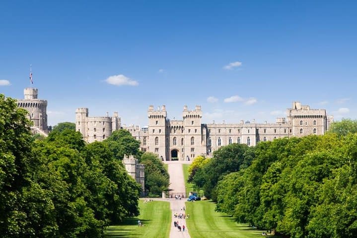 Windsor Castle Day Trip from London with Transport & Audio Guide photo 4