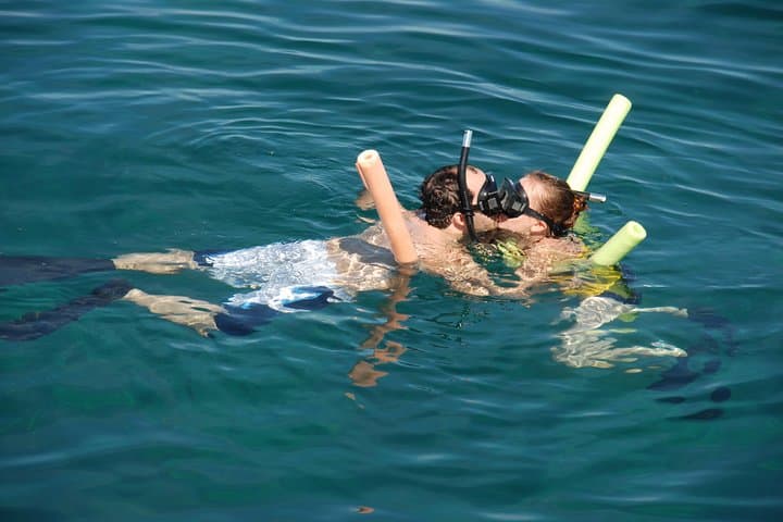 Bermuda Glass-Bottom Boat & Snorkeling Combo — Vixen Shipwreck and Sea Gardens