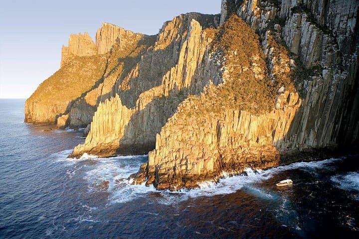 Tasman Peninsula Day Cruise from Hobart: Sea Cliffs, Caves & Wildlife photo 1