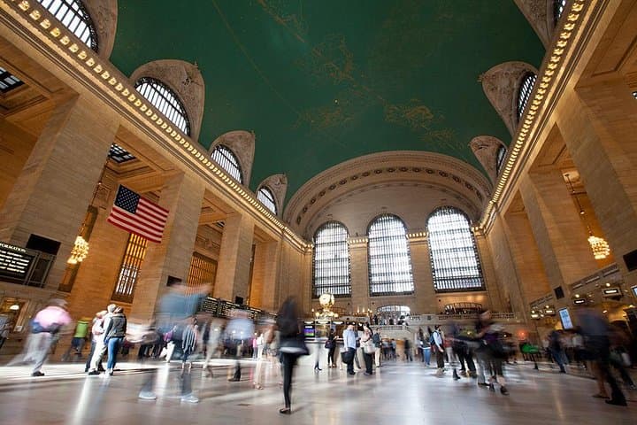 Manhattan Architecture Photography Tour: Capture NYC's Iconic Buildings in 3 Hours