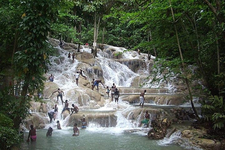 Private Transfer to Dunn's River Falls from Ocho Rios — Climb & Swim Guide