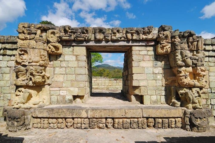 Overnight to Copán Ruins from Antigua: Mayan Carvings & Macaw Conservation