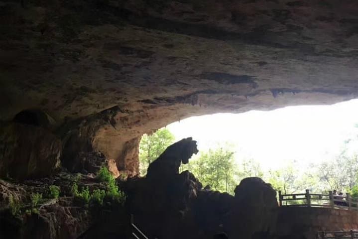 Exploring Jiuxiang Cave: Private Day Tour from Kunming