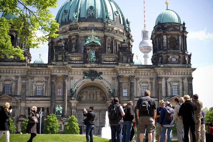 Berlin Shore Excursion: Private Full-Day Tour from Warnemuende to Top Sights