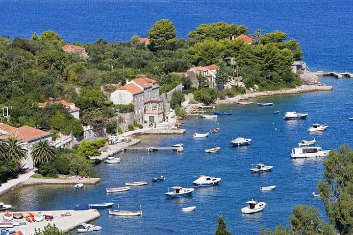 Dubrovnik Sunset Cruise: Private 2-Hour Jeanneau Cap Camarat Experience