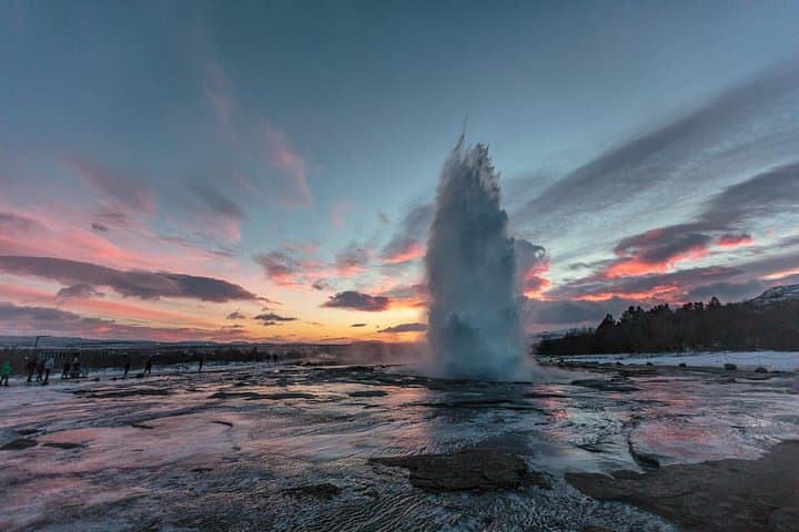 Reykjavik Lava Tunnel & Golden Circle Combo — Raufarhólshellir Caving plus Gullfoss, Geysir & Þingvellir photo 3