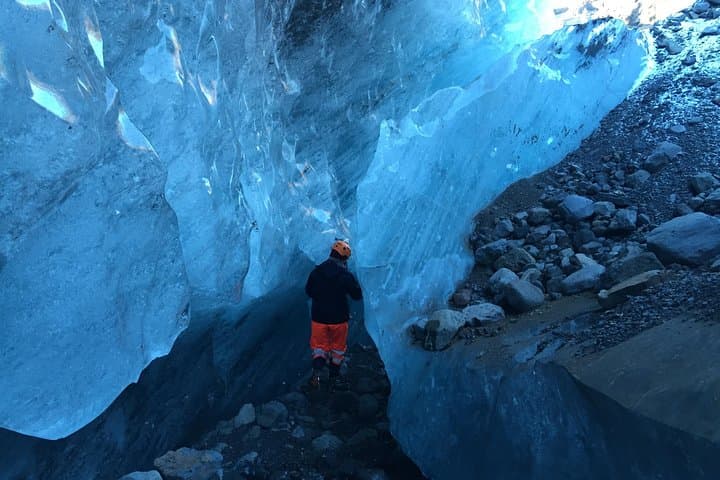 5-Day West & South Iceland: Glacier Ice Cave, Golden Circle and South Coast Adventure