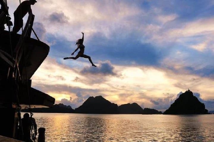 9-Day Vietnam Discovery: Hanoi to Ho Chi Minh via Ha Long, Ninh Binh & Hoi An