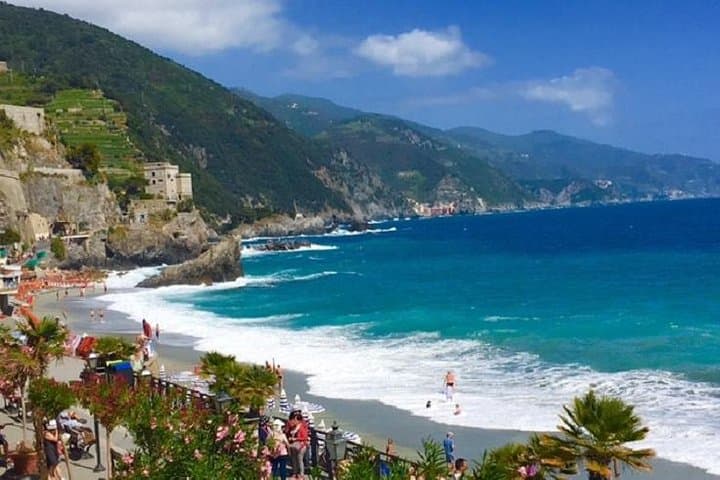 Cinque Terre Small-Group Tour from Viareggio — Vernazza, Manarola & Monterosso photo 2