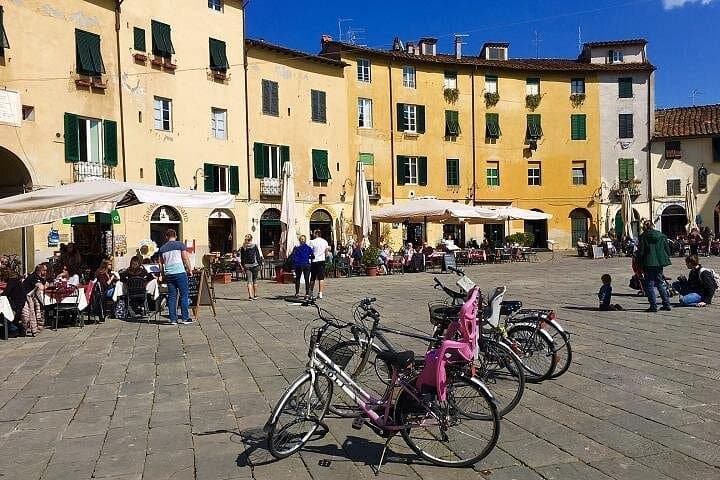 Half-Day Guided Bike Tour of Lucca — Ride the Renaissance Walls photo 1