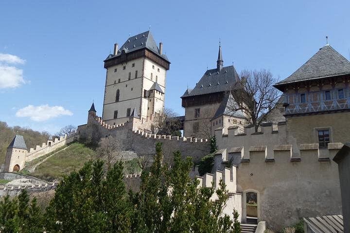 E‑Bike Day Tour: Prague to Karlštejn Castle along the Vltava & Berounka