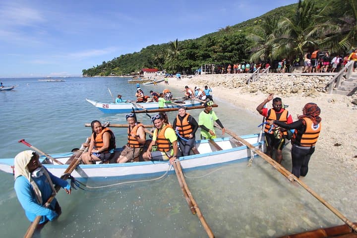 Oslob Whale Shark Swim and Kawasan Falls Day Tour — Swim with Whale Sharks & Canyon Pools photo 2