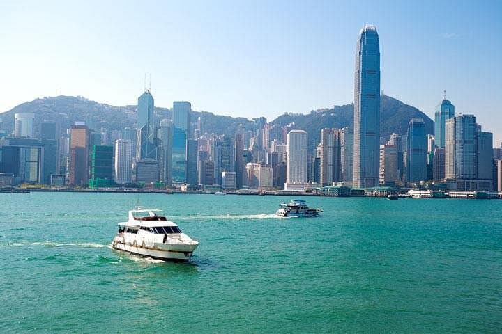 Classic Hong Kong Layover Tour: Peak Tram, Star Ferry & Harbour Dinner Cruise photo 1