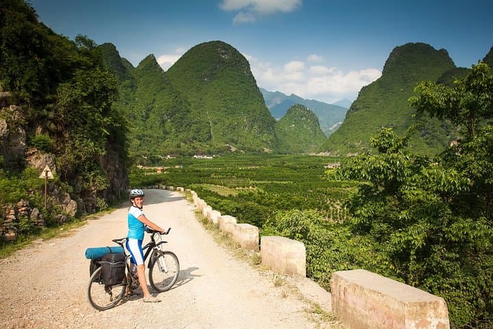 3-Day Yangshuo Weekend by Bullet Train from Hong Kong — Train, Biking & Bamboo Rafting