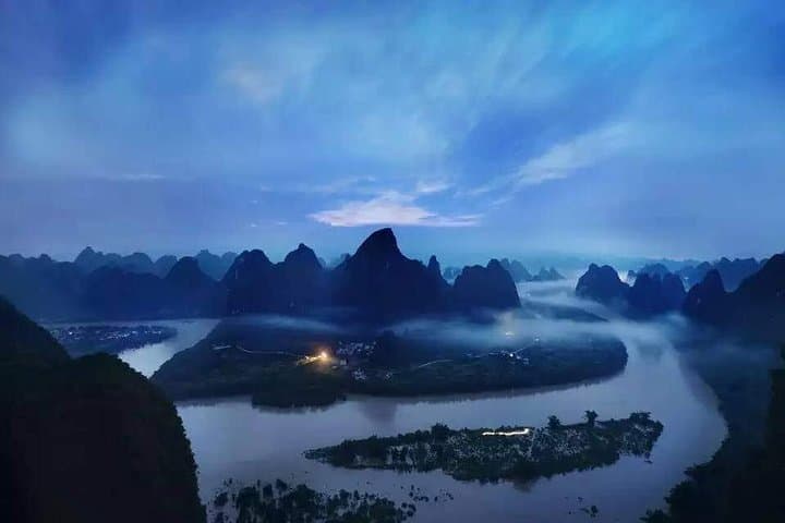 Sunrise on Xianggong: 2-Day Yangshuo Riverside Escape from Guilin photo 2