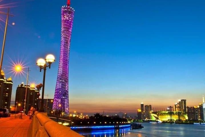 Pearl River Night Cruise with Cantonese Opera in Guangzhou photo 2