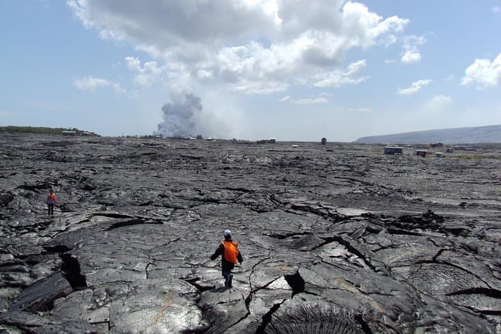 Explore Hawaii’s Volcanoes National Park: A Dynamic Hilo Shore Adventure photo 2