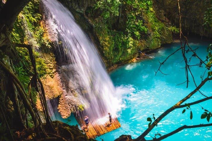 Osmeña Peak and Kawasan Falls: Private Full-Day Hike & Waterfall Swim from Cebu City