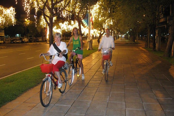 Bangkok Night Bike Tour: 10K Evening Ride to Grand Palace & Wat Arun photo 1