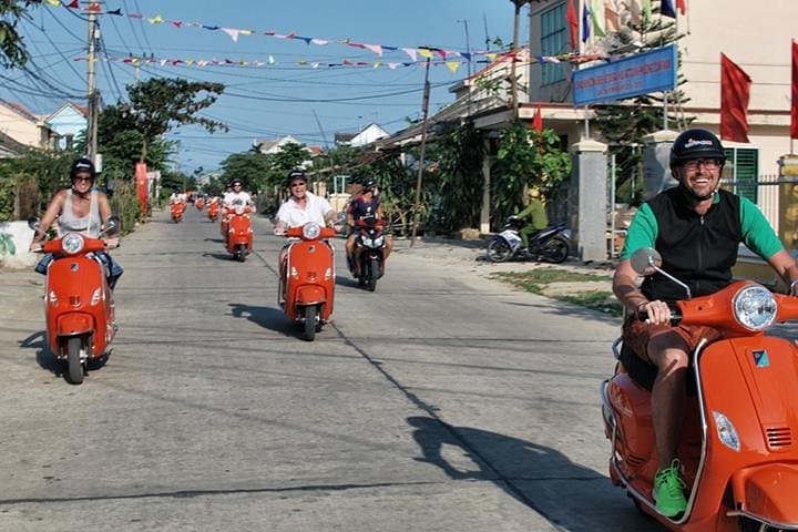 Hoi An Electric Scooter & Art Workshop: Countryside Ride to Tra Que and An Bang Beach photo 5