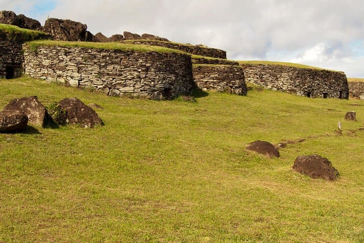Private Full-Day Easter Island Tour — North & West Highlights (Moai, Orongo, Rano Kau) photo 3