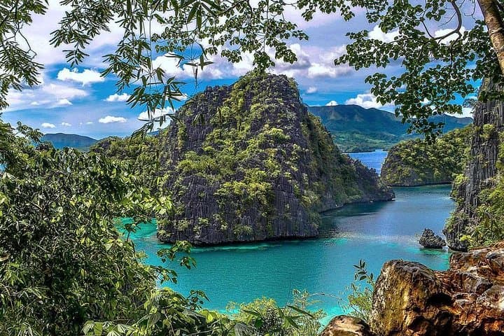 Coron Super Ultimate Tour: Kayangan Lake, Barracuda Lake & Twin Lagoon Day Trip