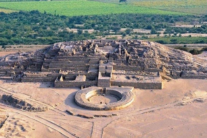 Private Day Tour to Caral: Ancient Citadel & Coastal Lunch from Lima