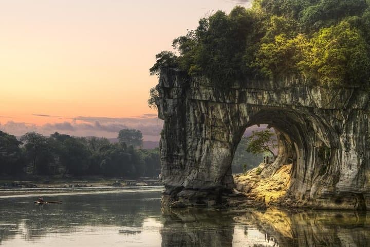 Private Guilin Full-Day Tour: Fubo Hill, Reed Flute Cave & Seven Star Park photo 2