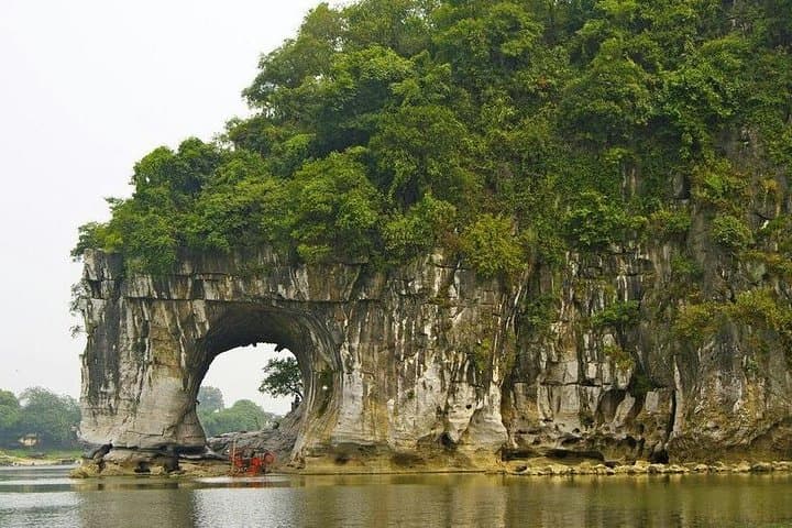 Guilin Highlights: Reed Flute Cave, Seven Star Park & Elephant Trunk Hill Day Tour