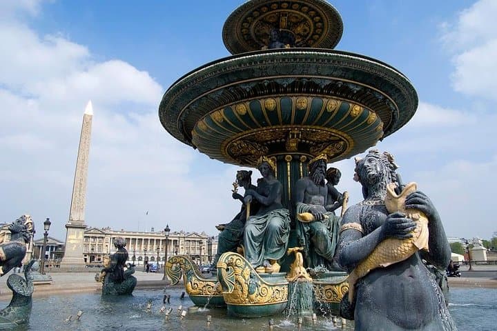 Paris Highlights Immersive Coach Tour — 90-Min Family City Express photo 4