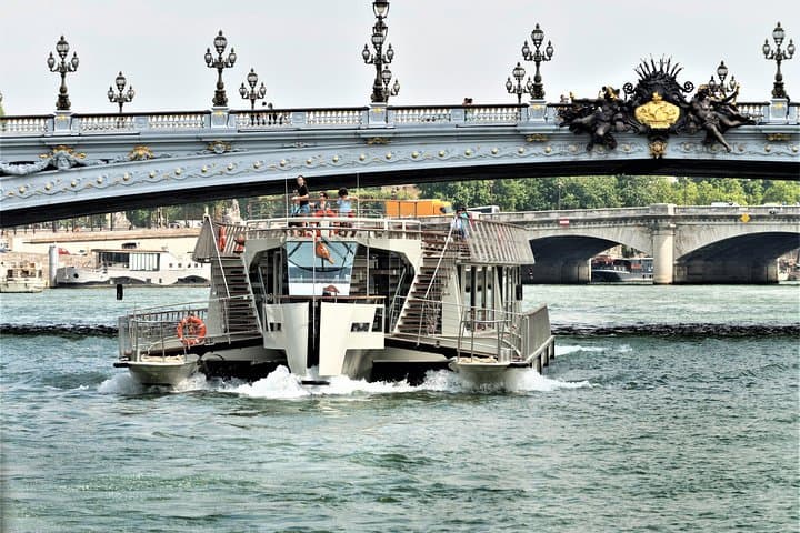 Explore Paris by Coach and Seine Cruise: Top Sights in 2.5 Hours photo 2