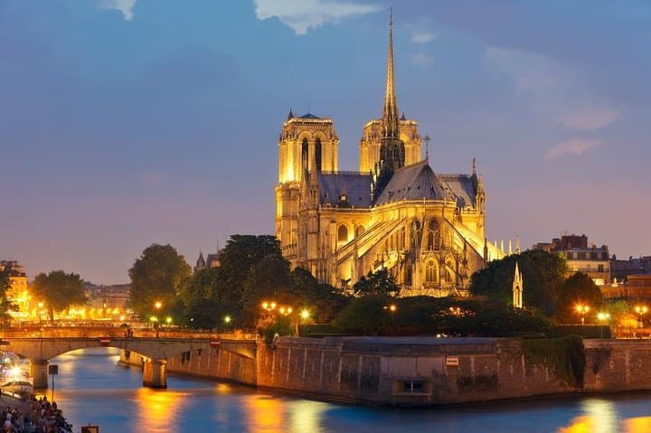 Paris Evening Illuminations Bus Tour with Eiffel Tower Summit Option photo 2