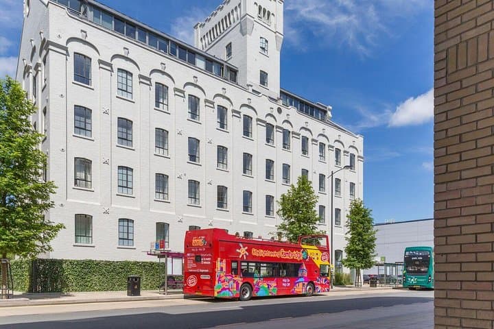 Cambridge Hop-On Hop-Off Bus Tour: See Colleges, Cambridge American Cemetery & River Cam photo 2