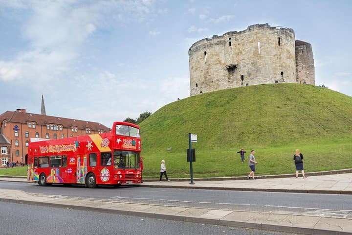 Open-Top Bus in York: Hop-On Hop-Off Sightseeing Guide photo 2