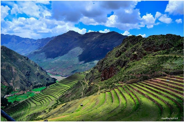 Sacred Valley Full-Day Tour from Cusco: Pisac, Ollantaytambo & Chincheros photo 2