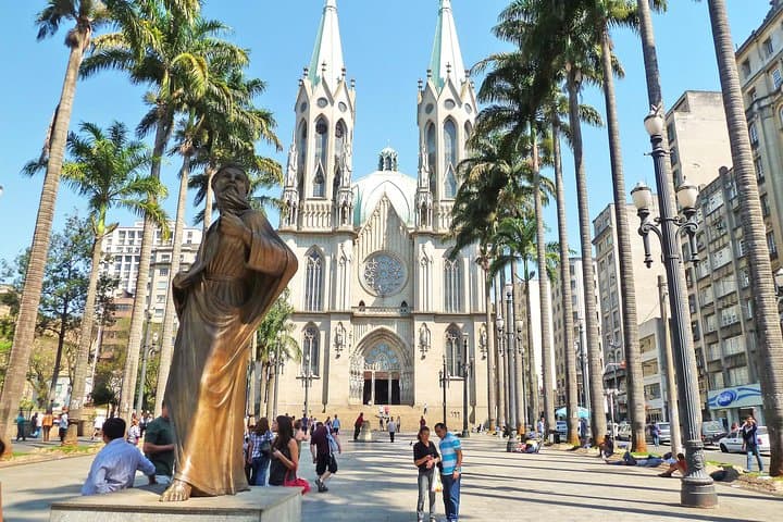 Explore São Paulo in 6 Hours: Private City Tour of Markets, Architecture & Football