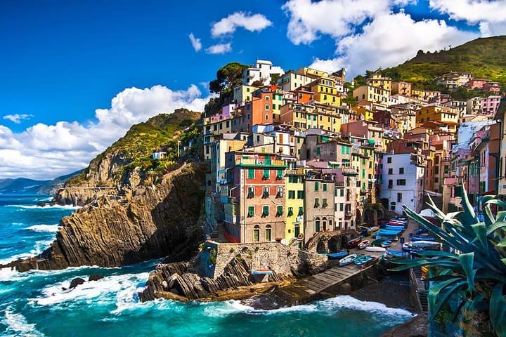 Private Carrara Marble Quarries and Cinque Terre Day Tour from Siena