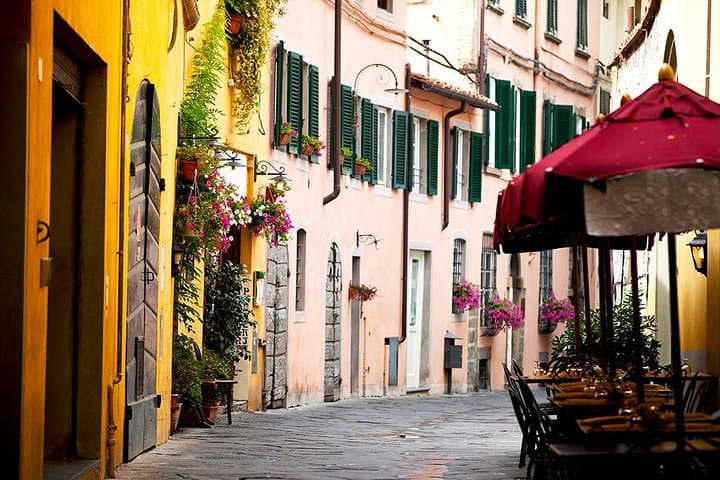 Pisa and Lucca Private Day Tour from Florence — Leaning Tower & Historic Walls photo 2