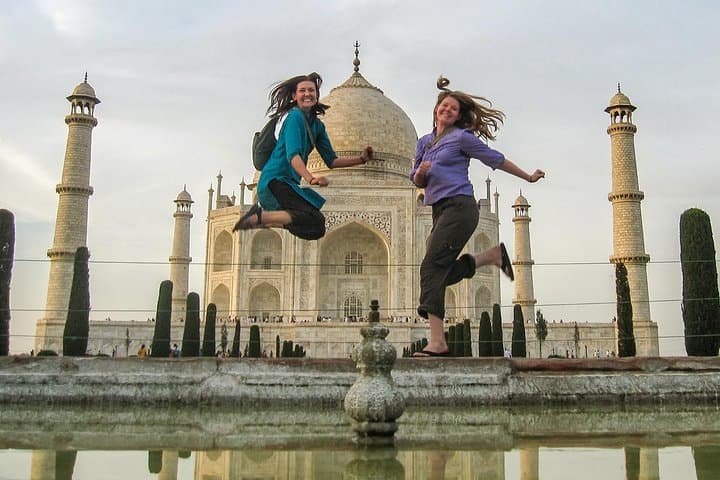 Taj Mahal Day Trip from Delhi by Gatimaan Express: Fast-Track Cultural Excursion photo 2