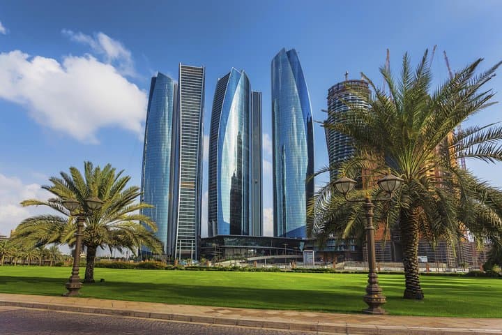Abu Dhabi Skyscrapers and Iconic Sights: Half-Day Private Tour photo 2