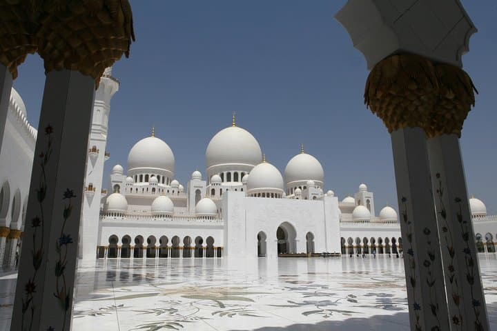 Inside Abu Dhabi: Sheikh Zayed Grand Mosque & Falcon Hospital Half-Day Tour photo 2