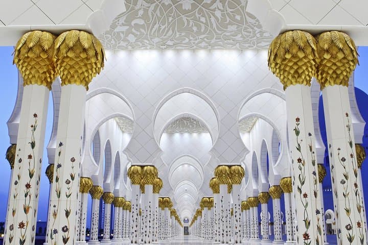 Half-Day Abu Dhabi Highlights: Sheikh Zayed Mosque, Corniche & Central Souq photo 2