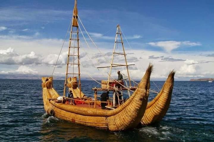 Lake Titicaca Huatajata Reed Boat Builders & Pariti Island Tour from La Paz photo 2