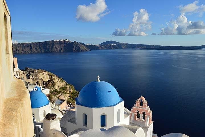 Full-Day Santorini Tour: Akrotiri, Black Beach & Oia Sunset with Wine Tasting