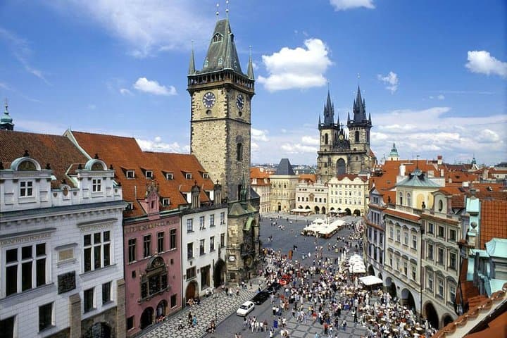 Full-Day Prague Castle and Vltava River Cruise: Walk, Lunch & History