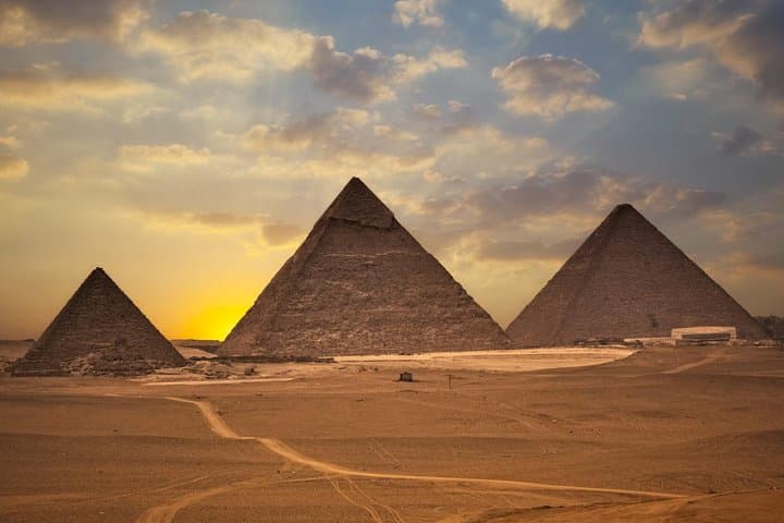 Giza Pyramids Day Tour: Camel Ride and Egyptian Museum Private Experience photo 4