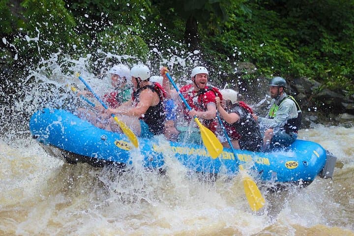 Upper Pigeon River Whitewater Rafting — Class III–IV Trips in the Smoky Mountains