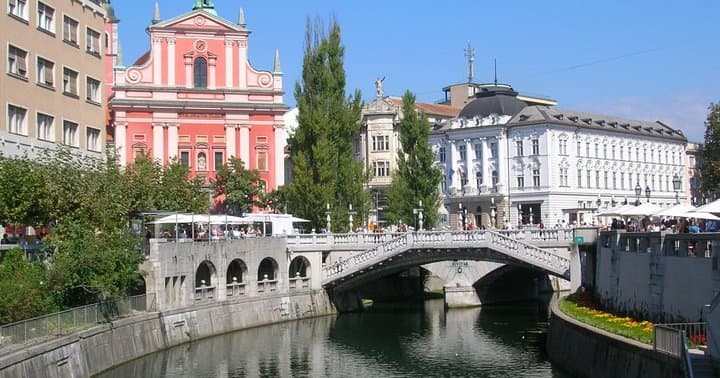 Ljubljana Walking Tour — Prešeren Square, Triple Bridge & Castle Views