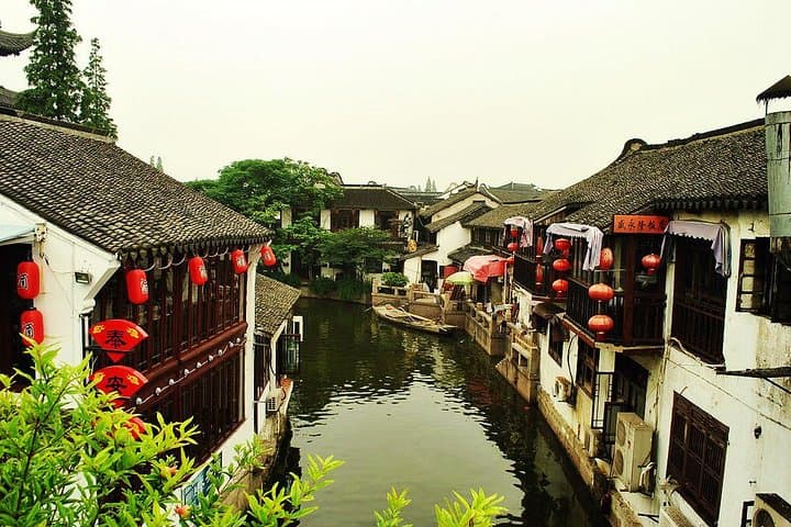 Zhujiajiao Water Village Day Tour: Canal Cruises, Old Streets & Local Flavors
